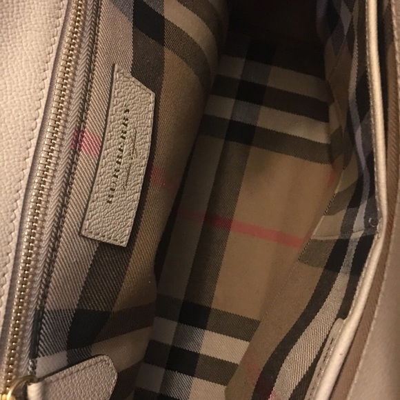 ❌SOLD❌ Burberry Buckle Handbag - Picture 6 of 8